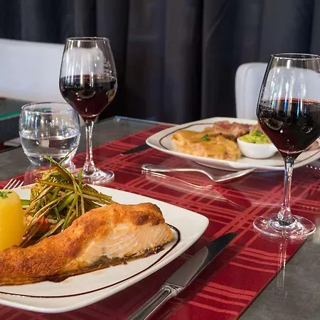 La Tomette, The Originals Relais Vitrac (Cantal)