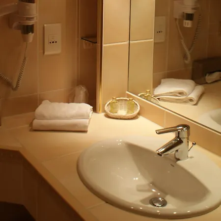 La Tomette, The Originals Relais Vitrac (Cantal)