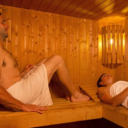 La Tomette, The Originals Relais Hotel Vitrac (Cantal)