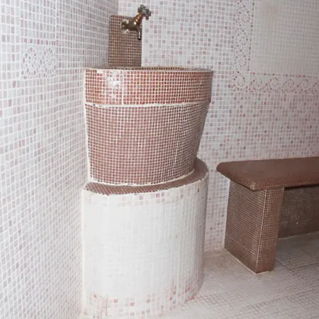 La Tomette, The Originals Relais Hotel 3*