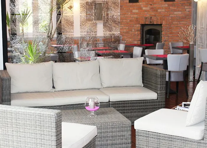 La Tomette, The Originals Relais Hotel 3*