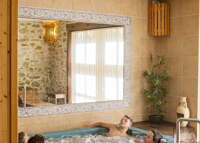 La Tomette, The Originals Relais 3*