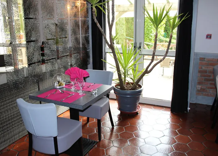 La Tomette, The Originals Relais 3*